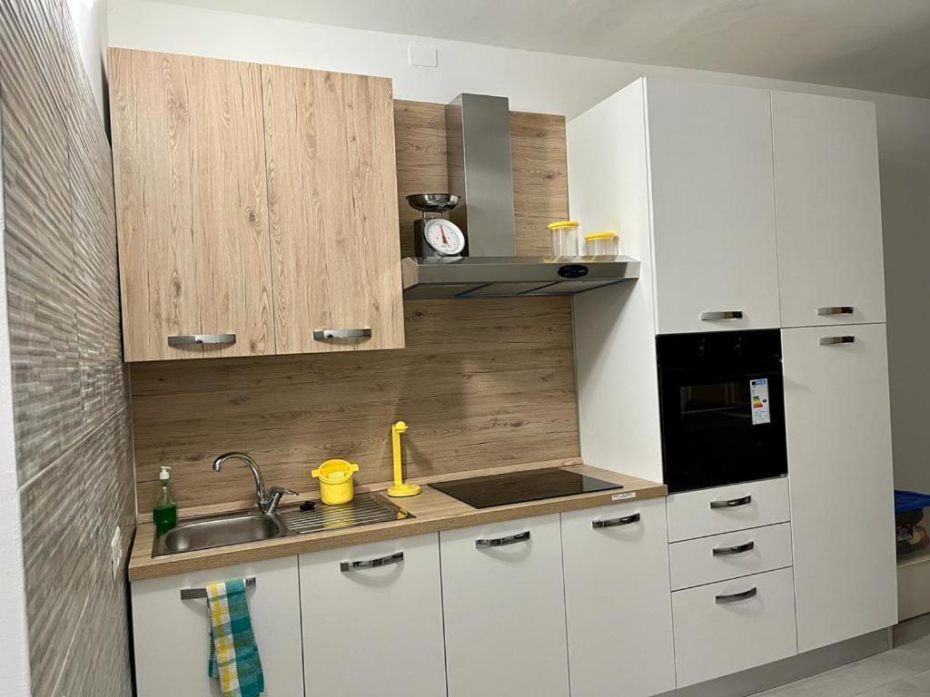 Einaudi Apartment Колоньо-Монцезе Экстерьер фото