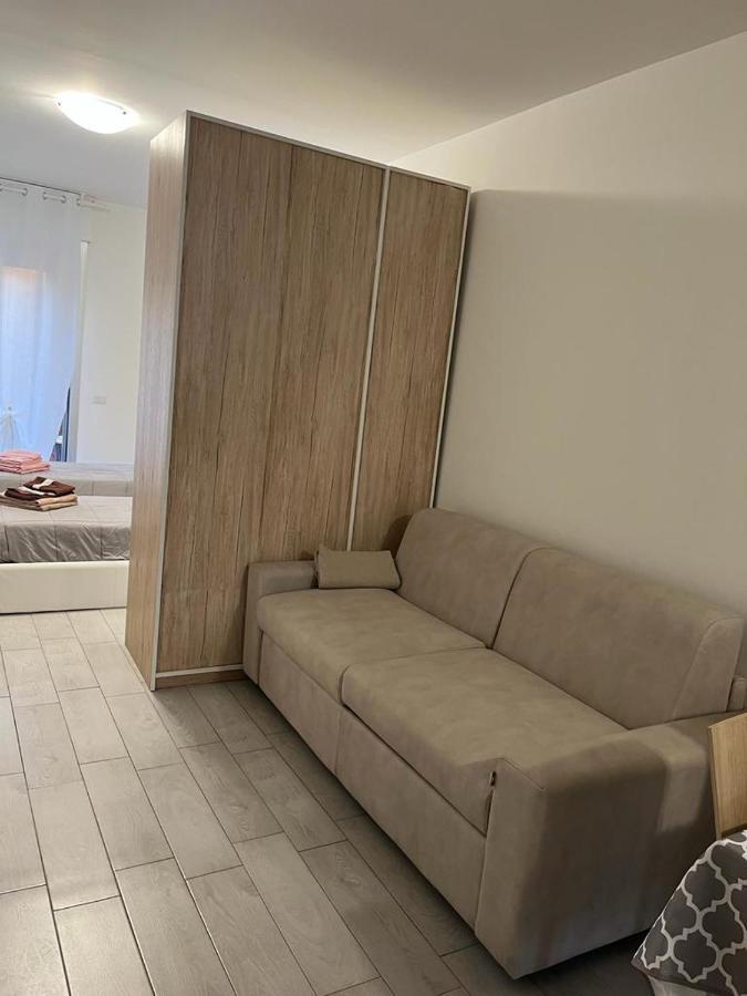 Einaudi Apartment Колоньо-Монцезе Экстерьер фото