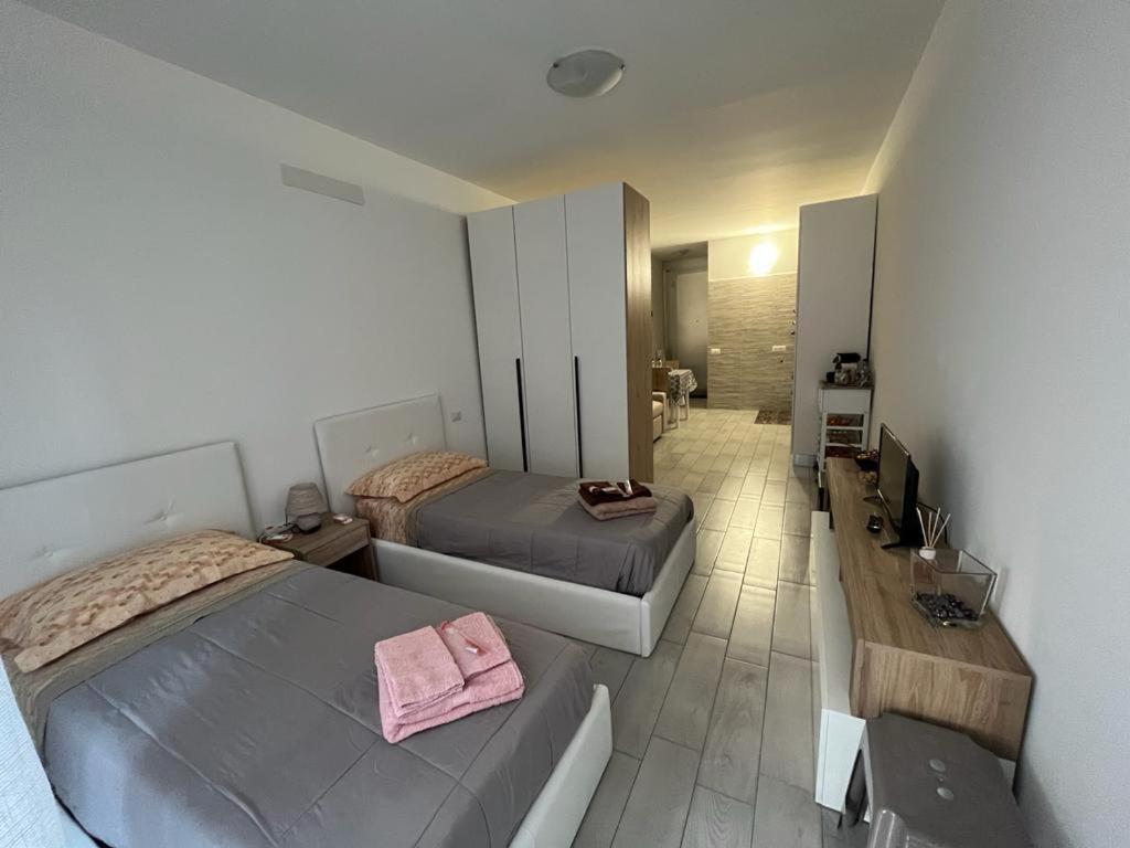 Einaudi Apartment Колоньо-Монцезе Экстерьер фото
